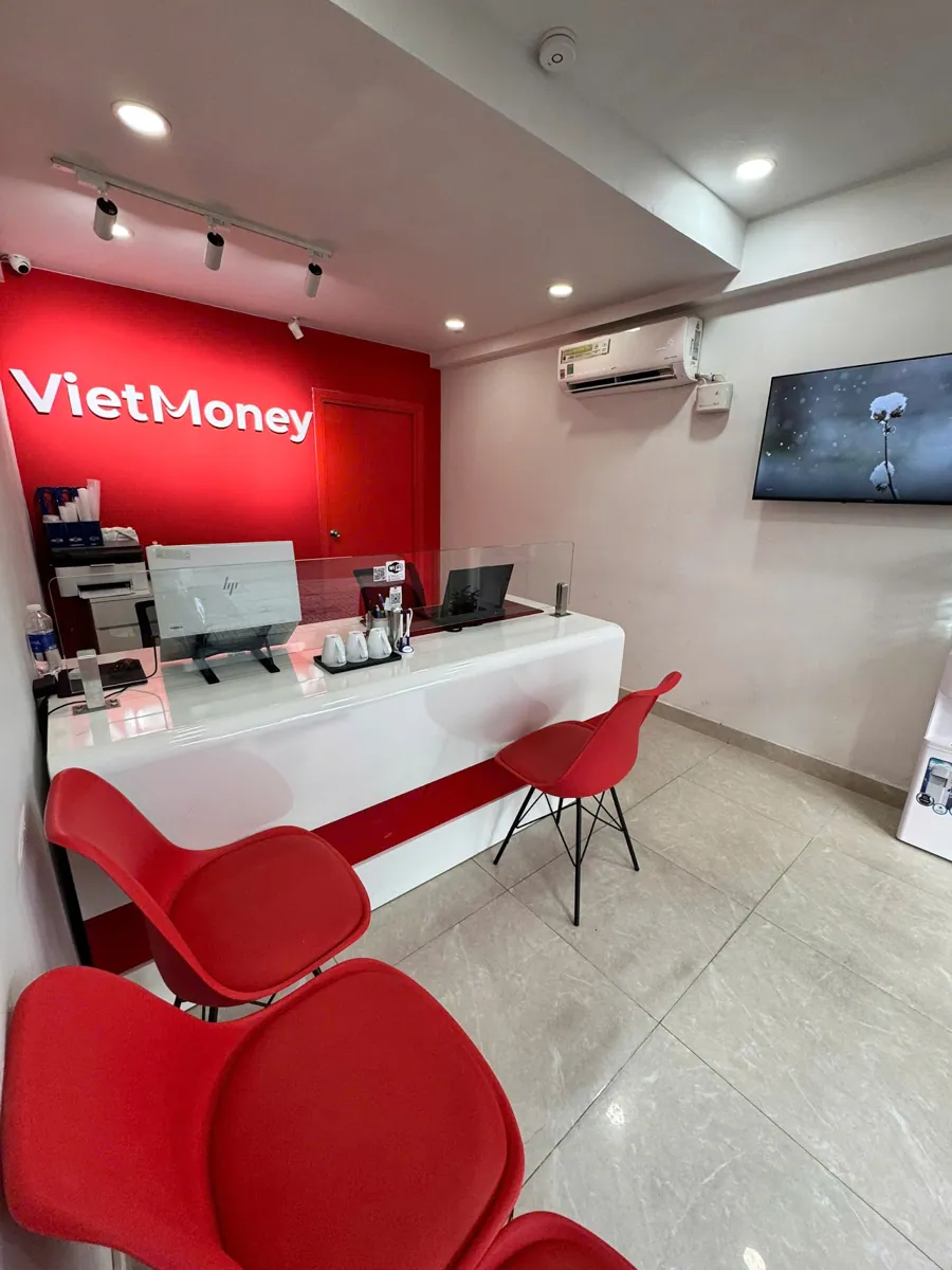 VietMoney – Cống Quỳnh, Phường Bến Thành – ảnh 1