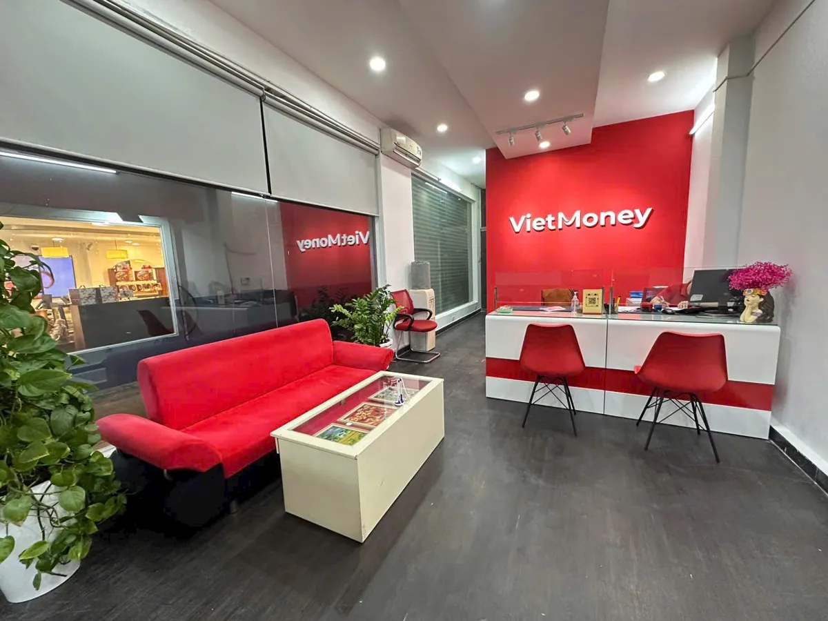 VietMoney – Khánh Hội, Phường Khánh Hội – ảnh 2